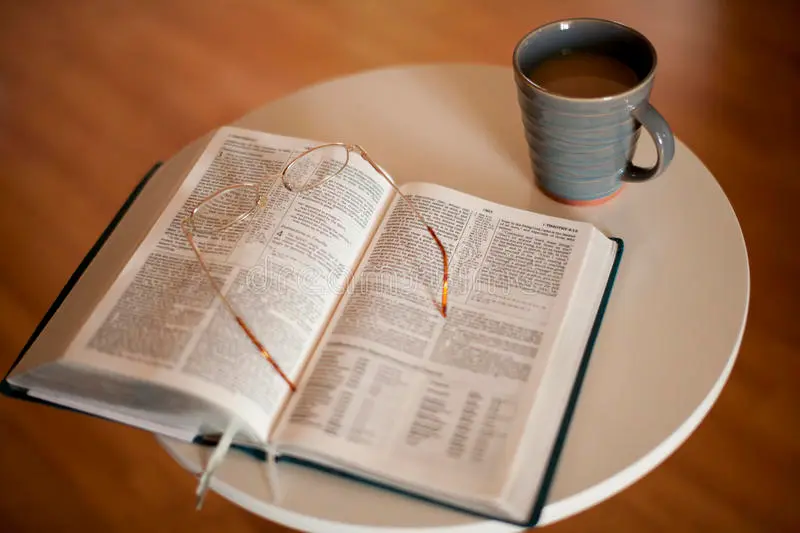 7 Temas Clave para Estudiar de la Biblia: Un Acercamiento…